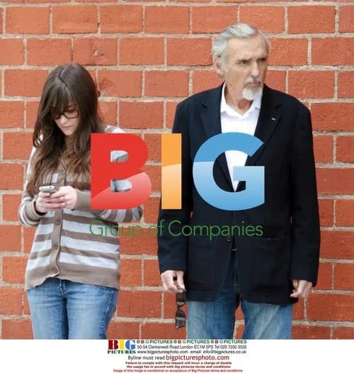 Dennis Hopper and daughter wait for car