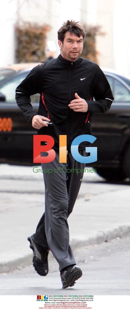 Jerry O'Connell goes for a jog in Toronto
