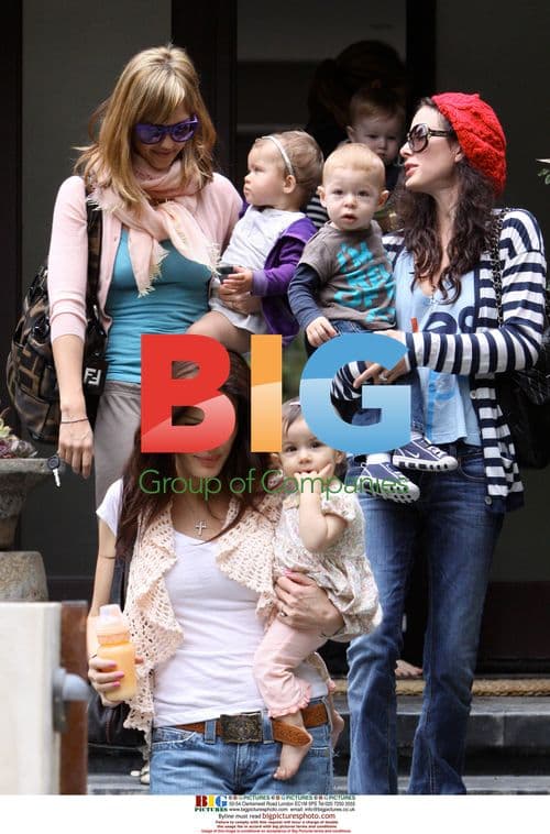 Jessica Alba Picking Up Daughter