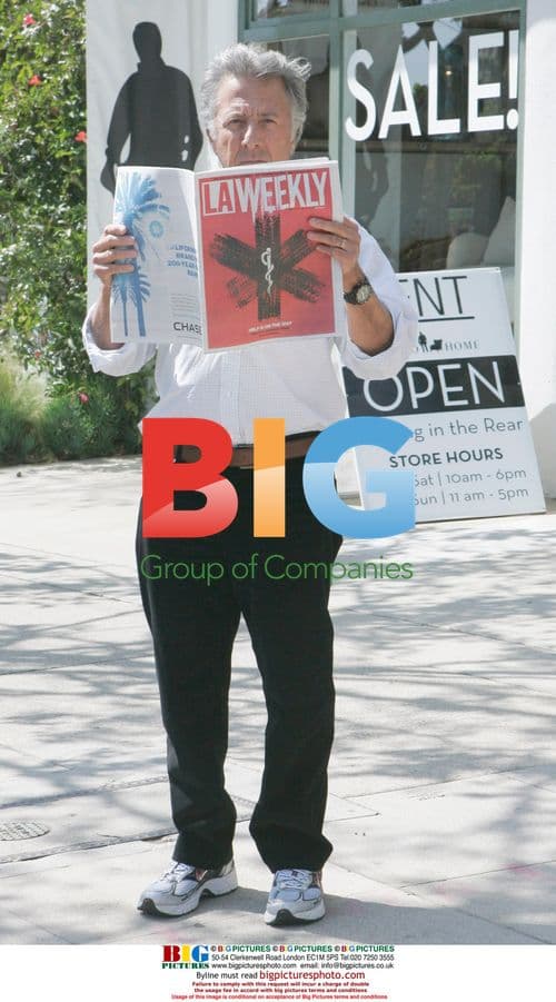 Dustin Hoffman Caught Playing 'Hide and Seek'