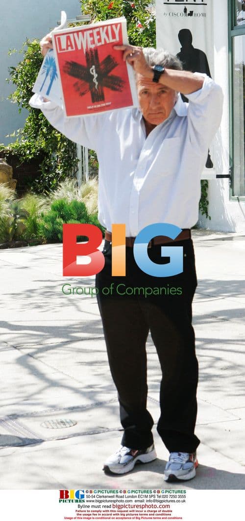 Dustin Hoffman plays "Hide and Seek"