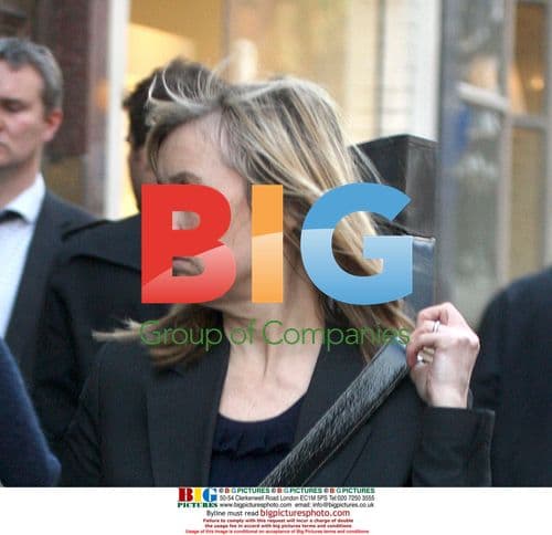 Fiona Phillips Looks Tired in North London