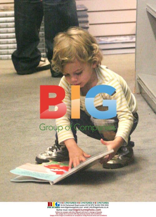 Gavin Rossdale takes son Kingston to bookstore