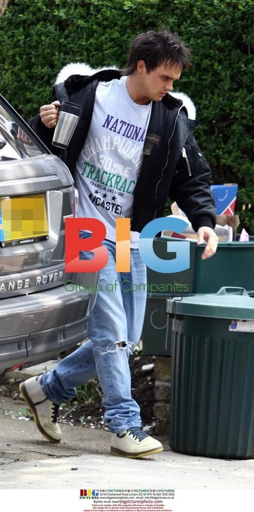 Gareth Gates Leaving London Home