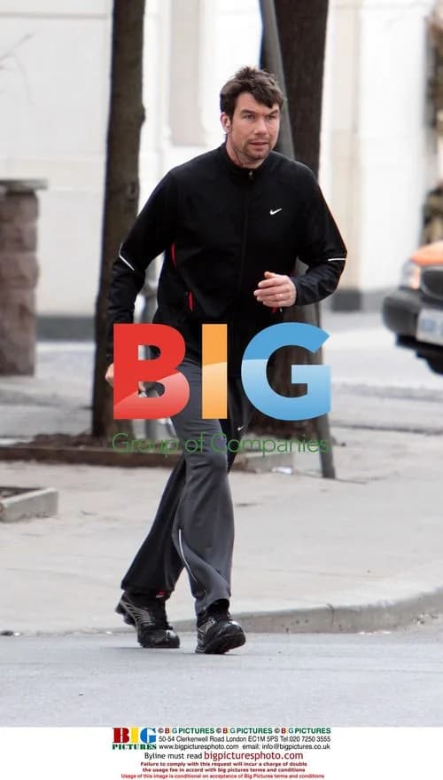 Jerry O'Connell lunches with family in Toronto