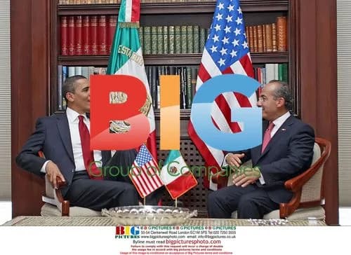Obama visits Mexico en route to Summit