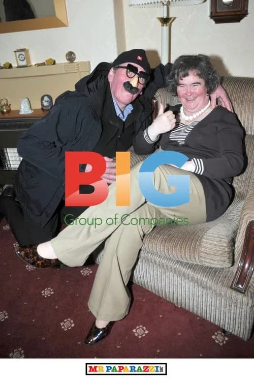 Susan Boyle poses with Groucho Marx impersonator
