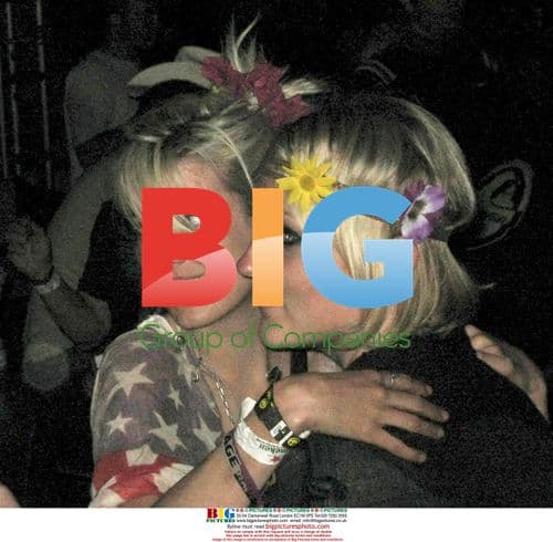 Agyness Deyn and friends at Coachella 2009