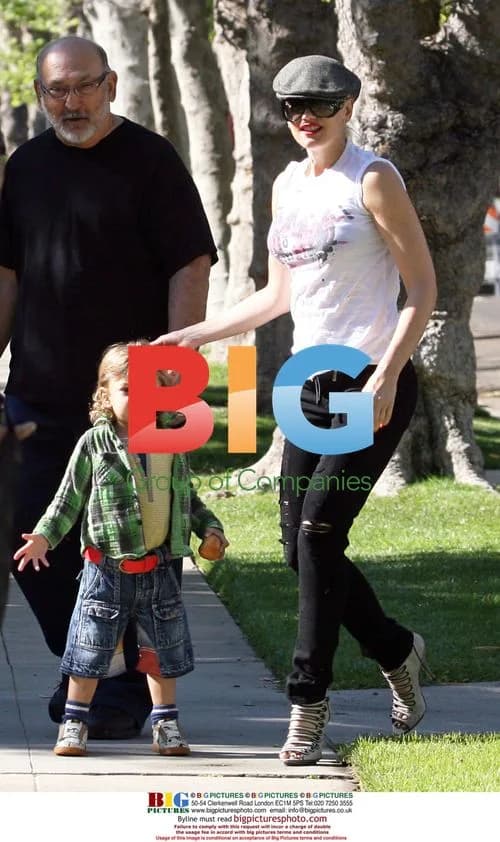 Gwen Stefani drops off son Kingston