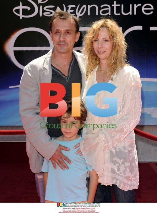 Robert Knepper and family at "Earth" premiere