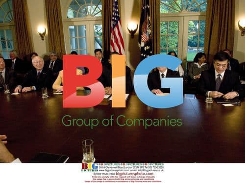 Obama holds first Cabinet meeting