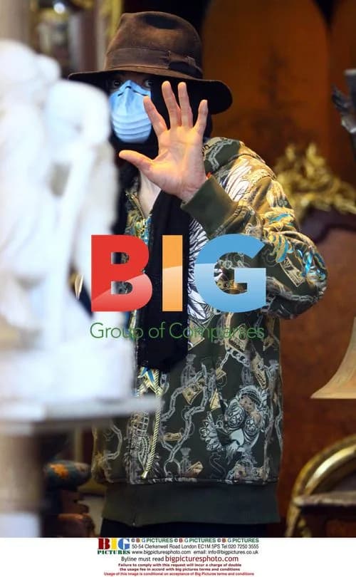 Michael Jackson shops in Beverly Hills