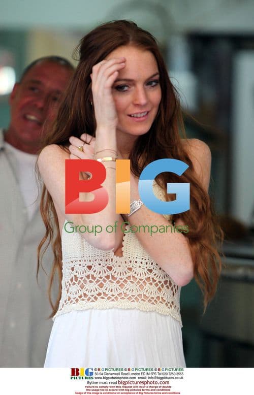 Lindsay Lohan and sister Ali shop in LA