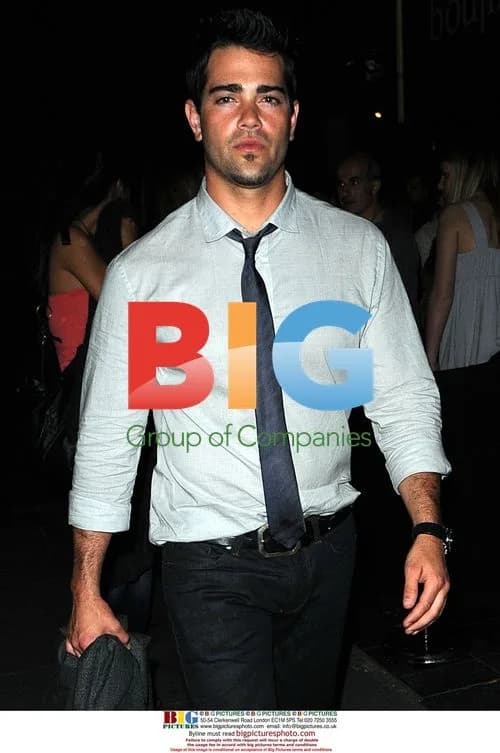 Jesse Metcalfe leaves Boujis with two women