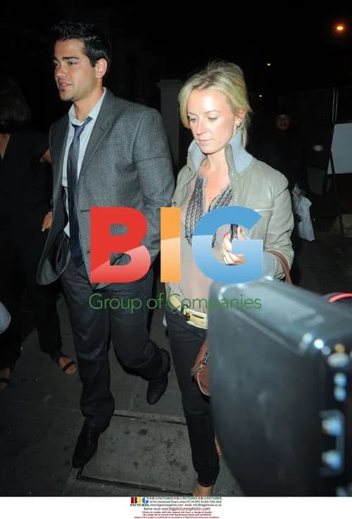 Jesse Metcalfe arrives at Boujis with friends