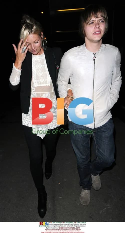 Kate Moss arrives at PJ Harvey gig