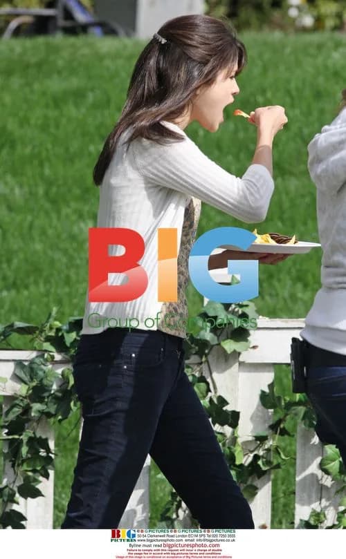 Selena Gomez on set of RAMONA & BEEZUS
