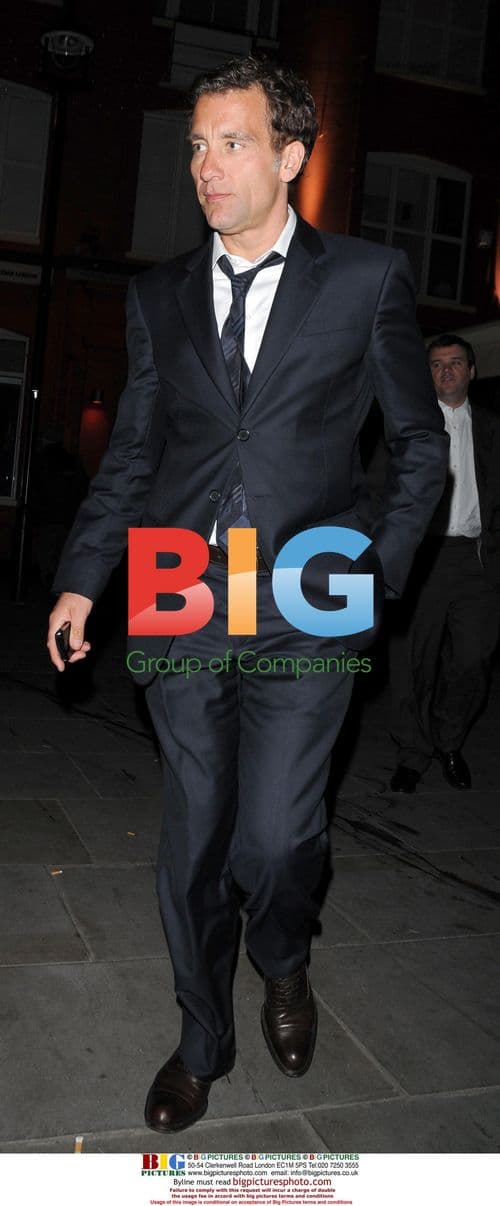 Clive Owen leaving Momo's Restaurant