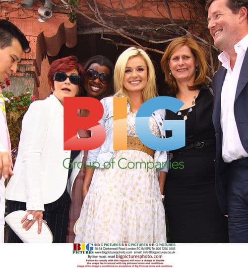 Celebrities outside The Ivy restaurant