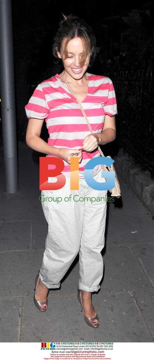 Kylie Minogue leaves London restaurant