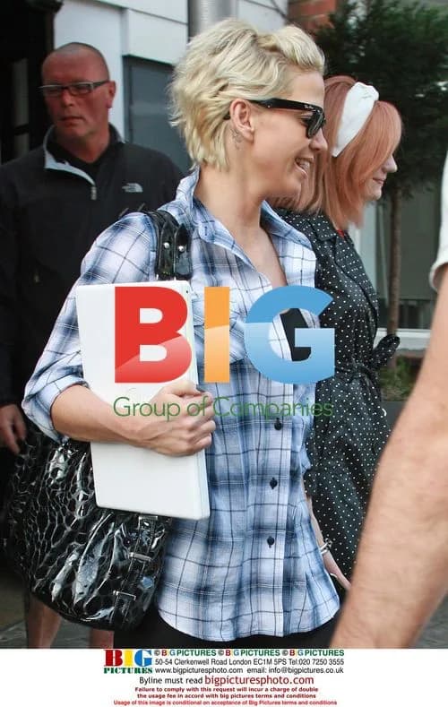 Girls Aloud Leaving Hotel for Rehearsals