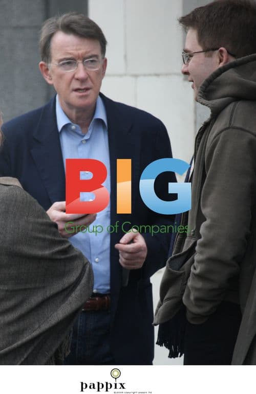 Mandelson checks phone with aide in Notting Hill