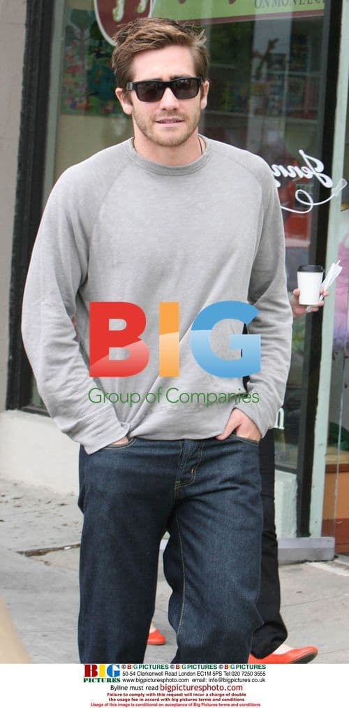 Jake Gyllenhall shopping in Brentwood, CA