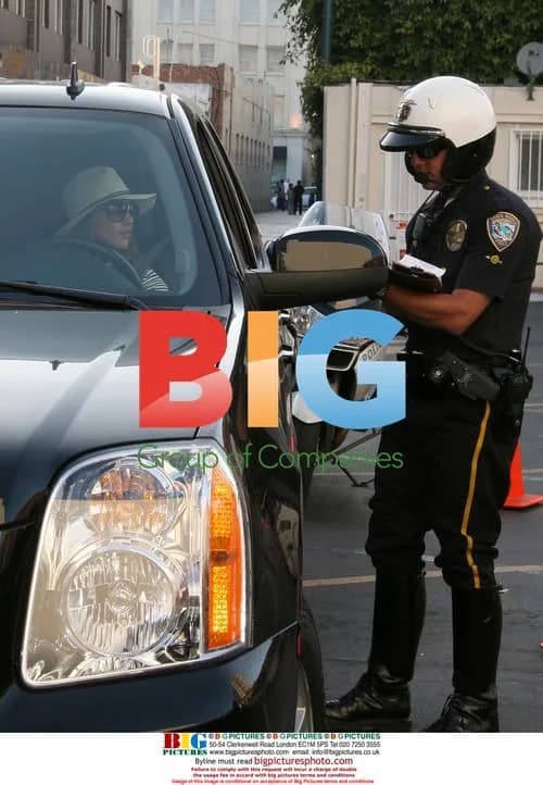 Jessica Alba ticketed for driving wrong way