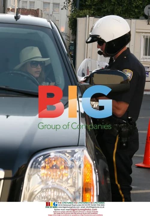 Jessica Alba gets traffic ticket in Santa Monica