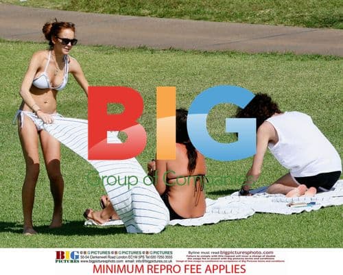 Lindsay Lohan and sister relax in Hawaii