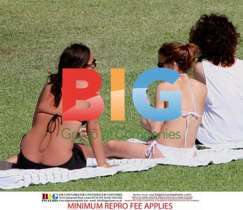 Lindsay Lohan and Sister Relax in Hawaii