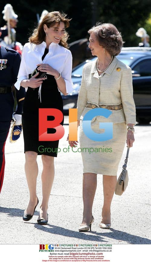 Sarkozy and Bruni visit Spanish royals