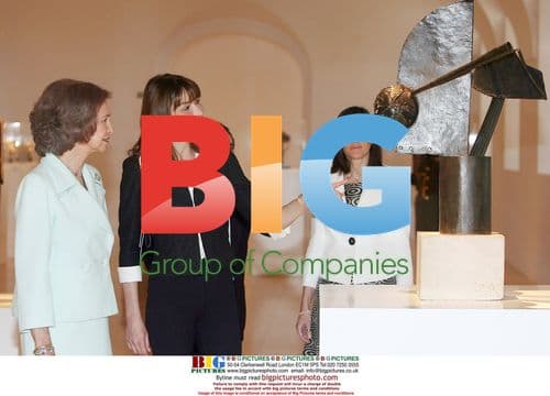 Carla Bruni-Sarkozy and Queen Sofia visit Reina Sofia Museum