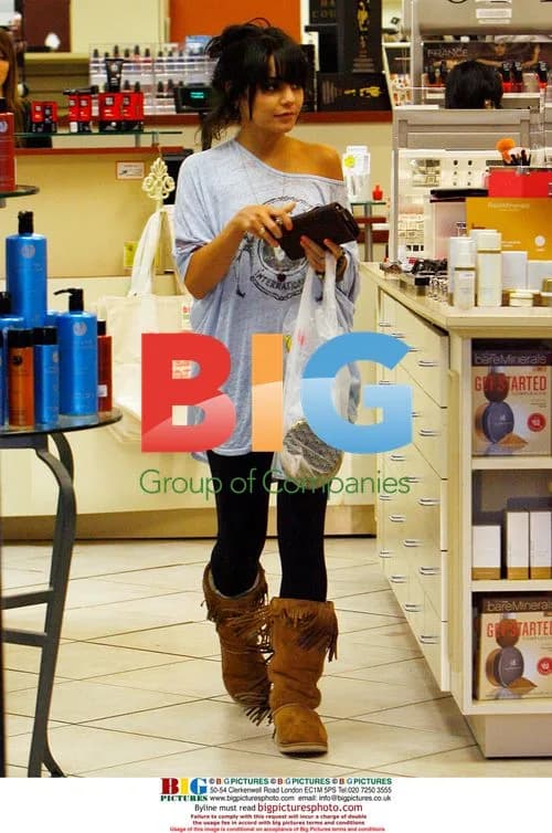 Vanessa Hudgens Buys Beauty Products