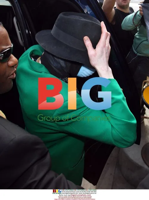 Michael Jackson shopping in Beverly Hills