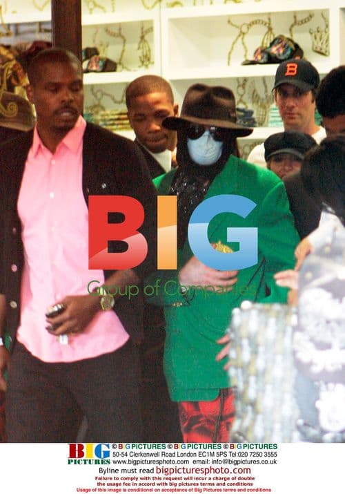 Michael Jackson shops with kids in LA