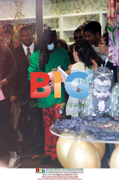 Michael Jackson out with kids on Melrose