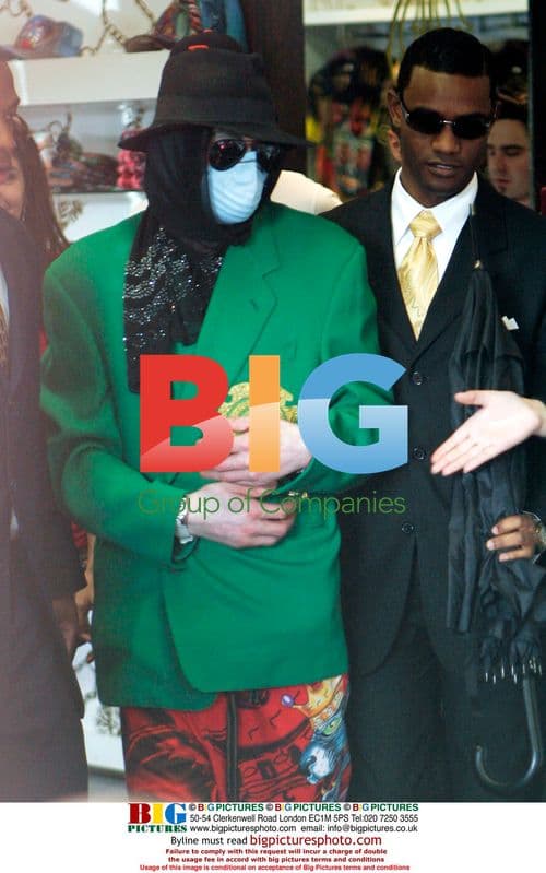 Michael Jackson shops on Melrose Avenue