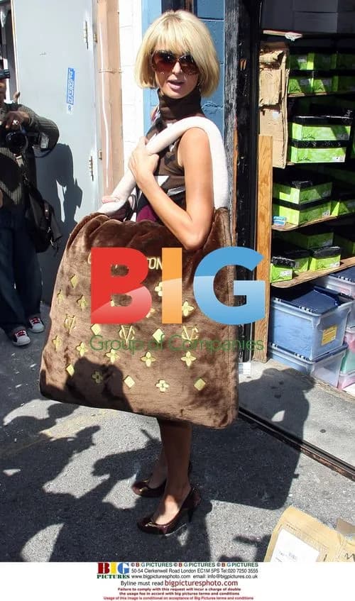Paris Hilton Shopping with Nicky Hilton