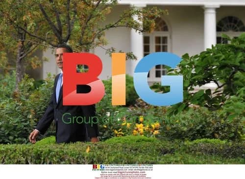 Obama departs White House for St. Louis