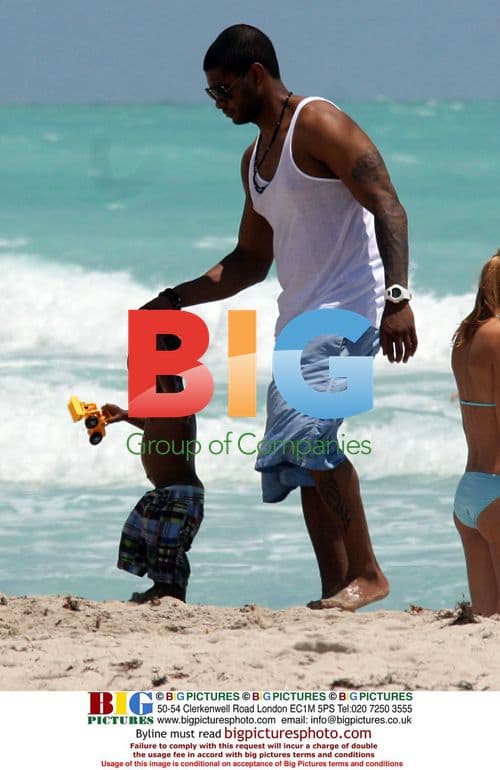 Usher spends time with son on Miami beach