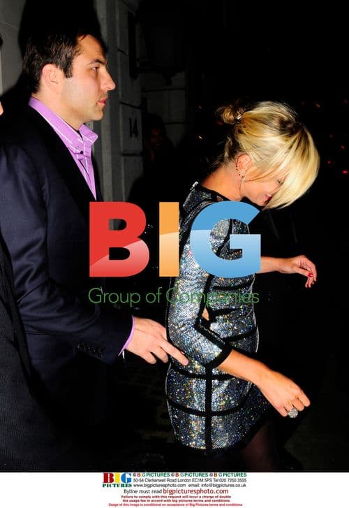 David Walliams helps Kate Moss with dress