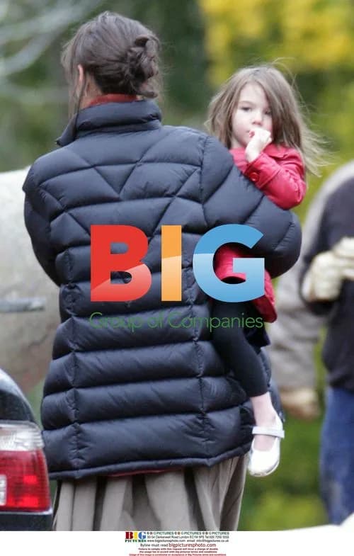 Katie Holmes and daughter Suri on film set