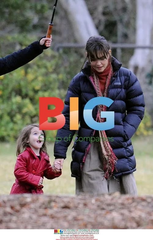 Katie Holmes on film set with daughter Suri