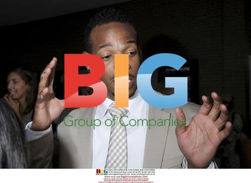 Marlon Wayans arrives in Hum Vee for G.I. Joe premiere