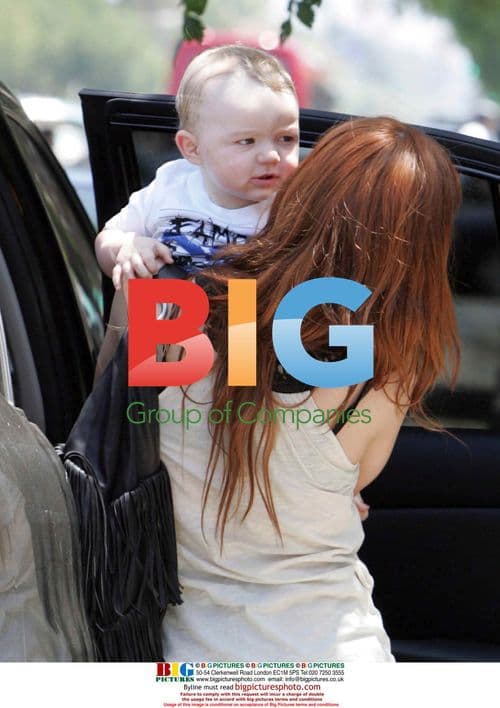 Ashlee Simpson Wentz out with mum and son