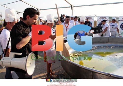 World's Biggest Impepata di Cozze Prepared