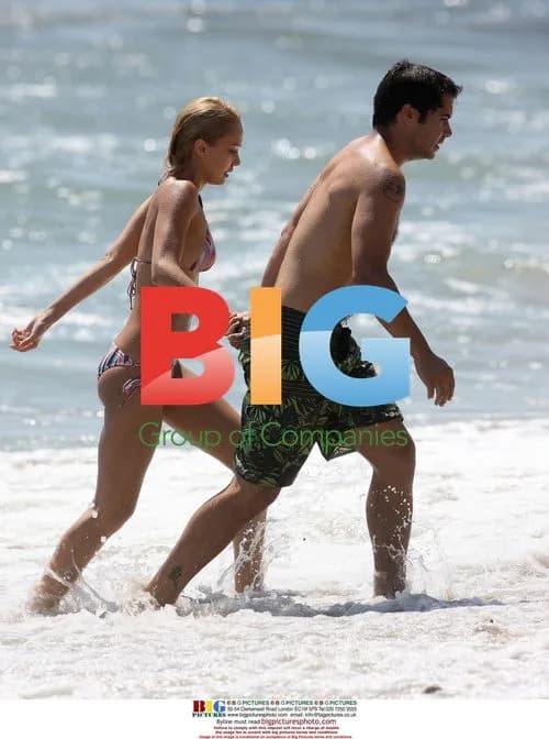 Jessica Alba's Bikini Beach Day