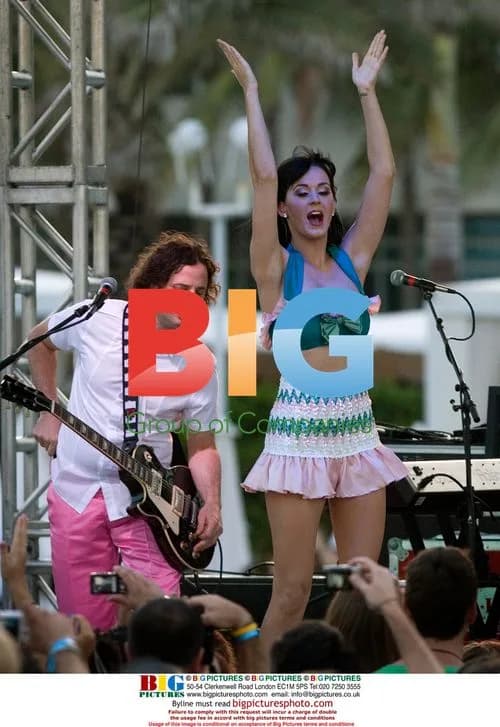Katy Perry Performs at Miami Concert