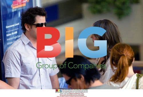 Jennifer Love-Hewitt and Jamie Kennedy at LAX